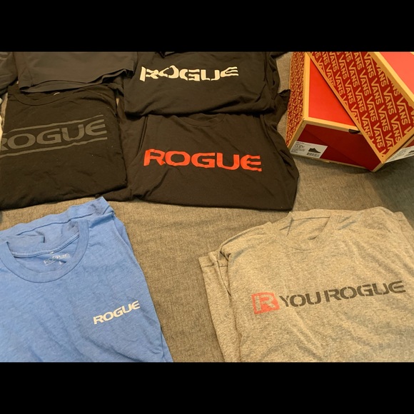 Workout clothes bundle - Picture 2 of 5